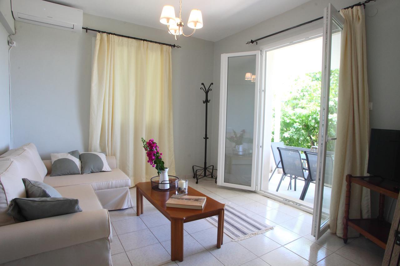דירות Frínion Pine House II מראה חיצוני תמונה